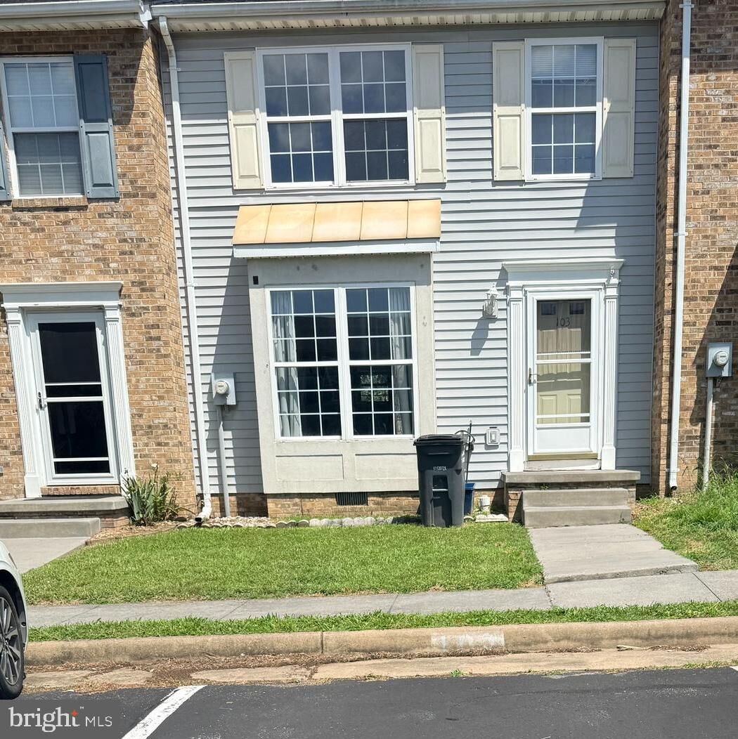 Property Photo:  103 Sutton Court  VA 22601 