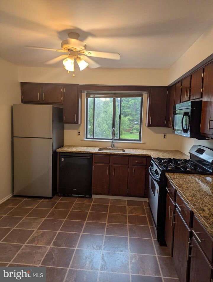 Property Photo:  422 Wood Mill Drive  NJ 08512 