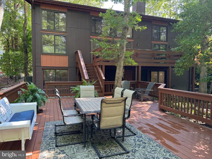 Property Photo:  12314 Beechnut Court  VA 22192 