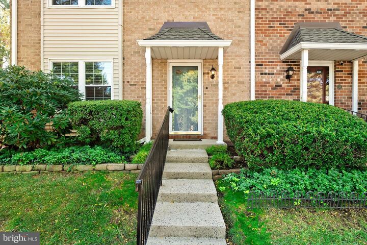 Property Photo:  11 Pagoda Court  NJ 08648 