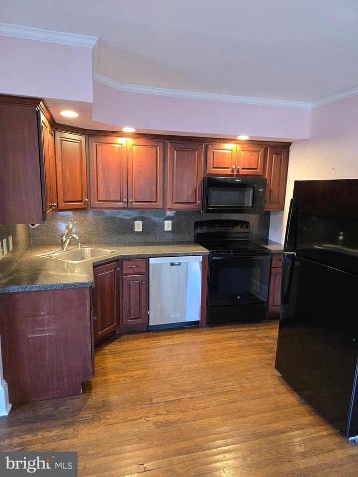 Property Photo:  54 W State Street 2  PA 18901 
