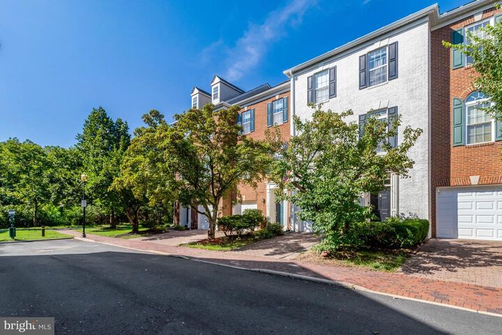 Property Photo:  5033 Murtha Street  VA 22304 