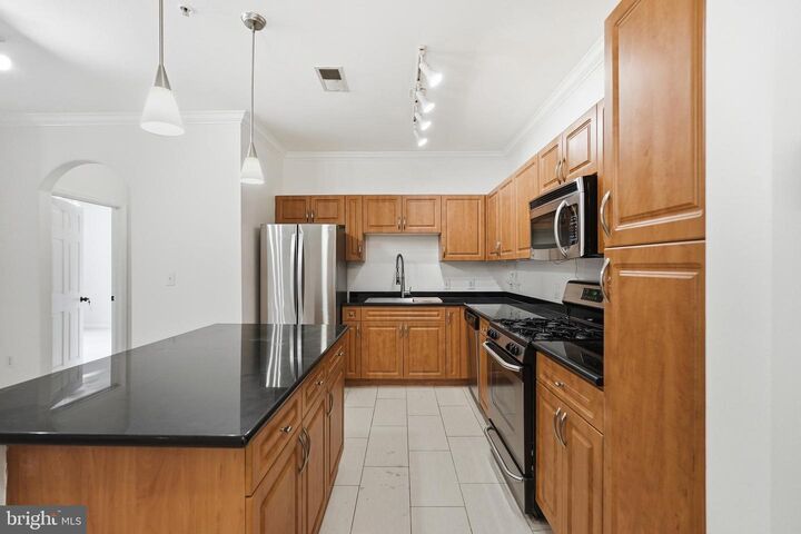 Property Photo:  12933 Centre Park Circle 201  VA 20171 