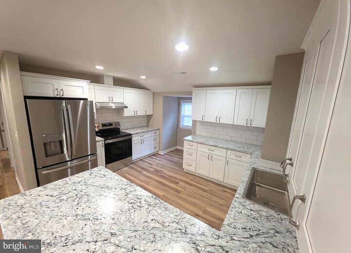 Property Photo:  39000 Tanglewood Court 1  MD 20659 