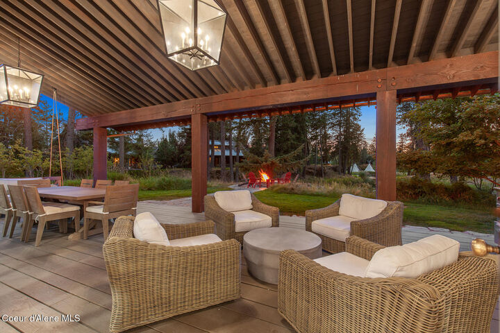 Property Photo: 6551 S Settlers Pond Ct ID 83833