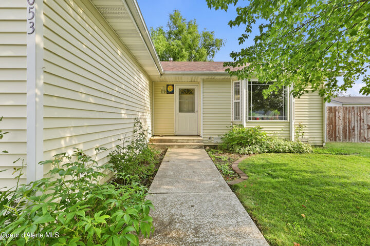 Property Photo:  1053 W Heron Ave  ID 83835 