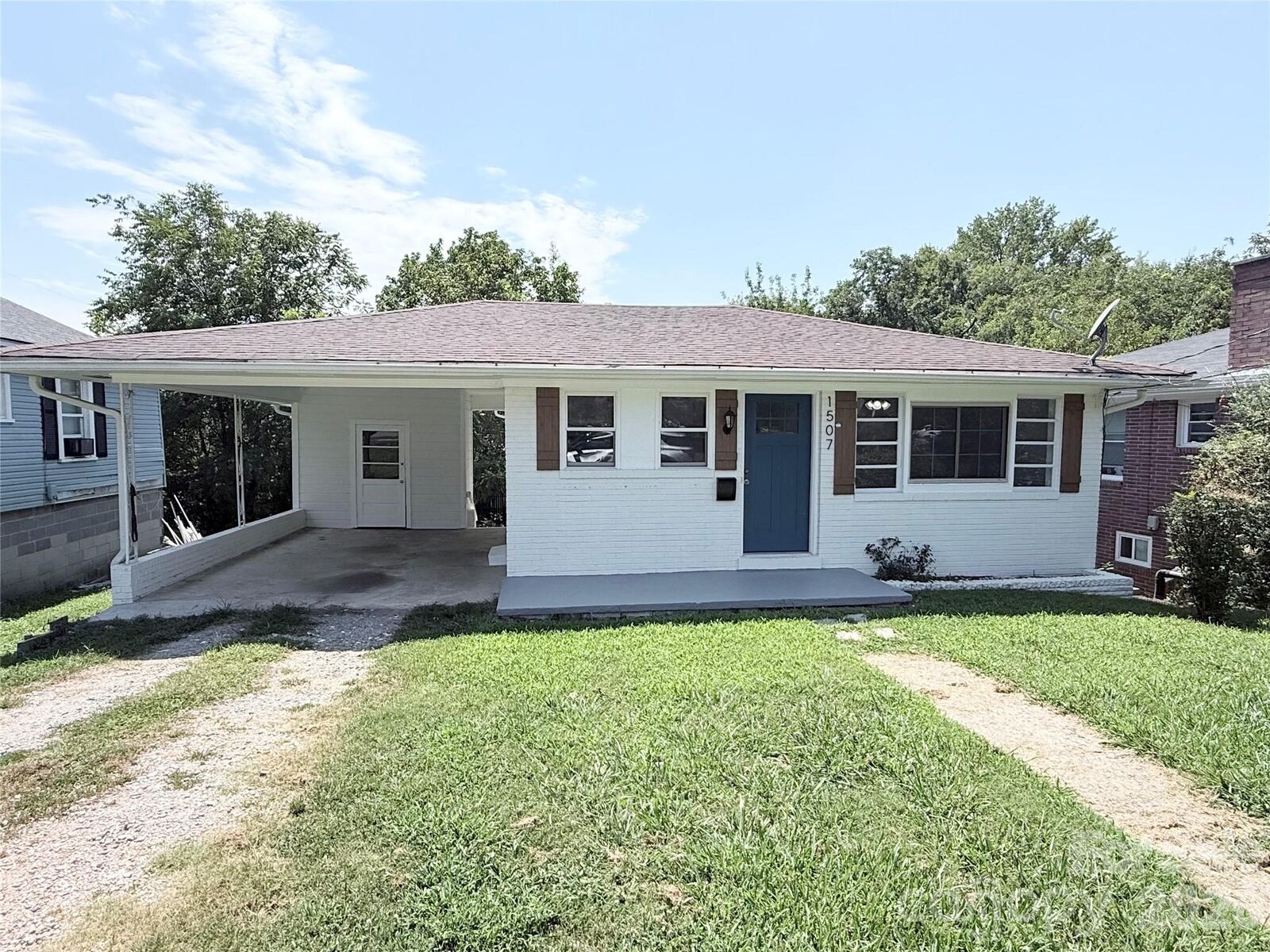 Property Photo:  1507 W Horah Street  NC 28144 
