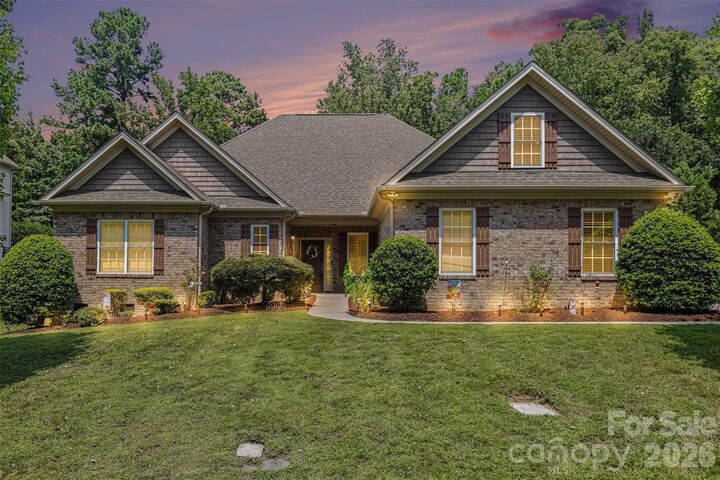 Property Photo: 1820 Wedowee Court SC 29732