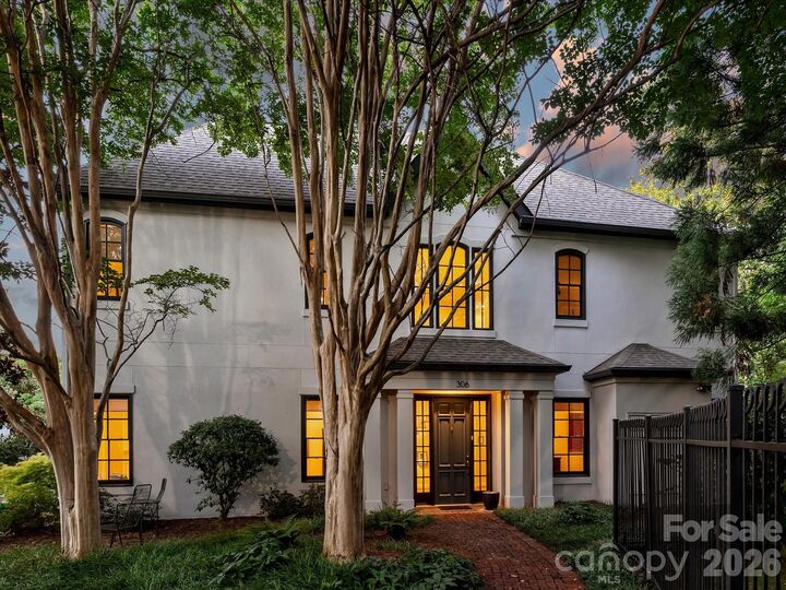 Property Photo:  306 Wendover Heights Circle  NC 28211 