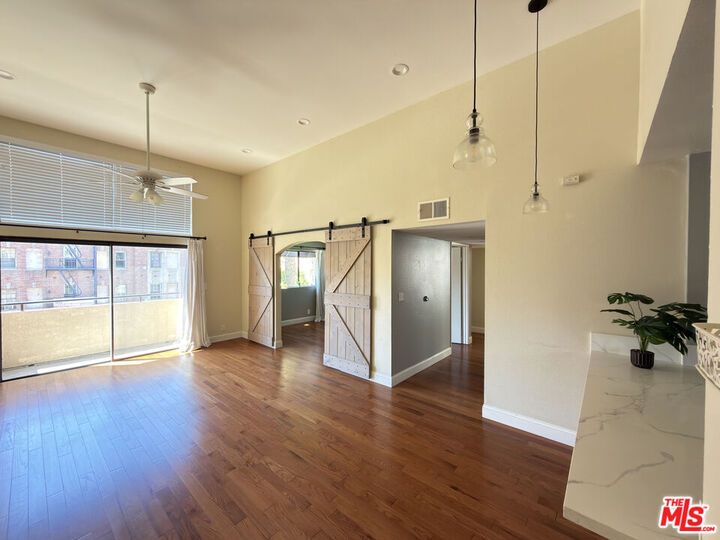 Property Photo: 326 S Manhattan Pl, Unit 203 CA 90020
