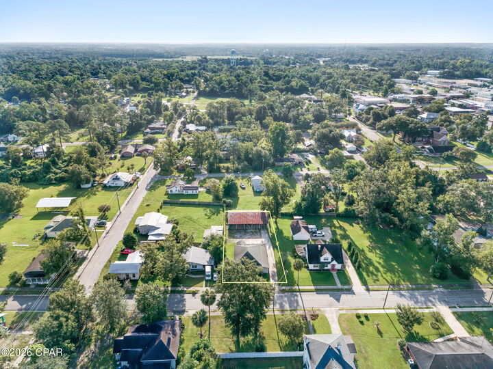 Property Photo: 633 3rd Street FL 32428