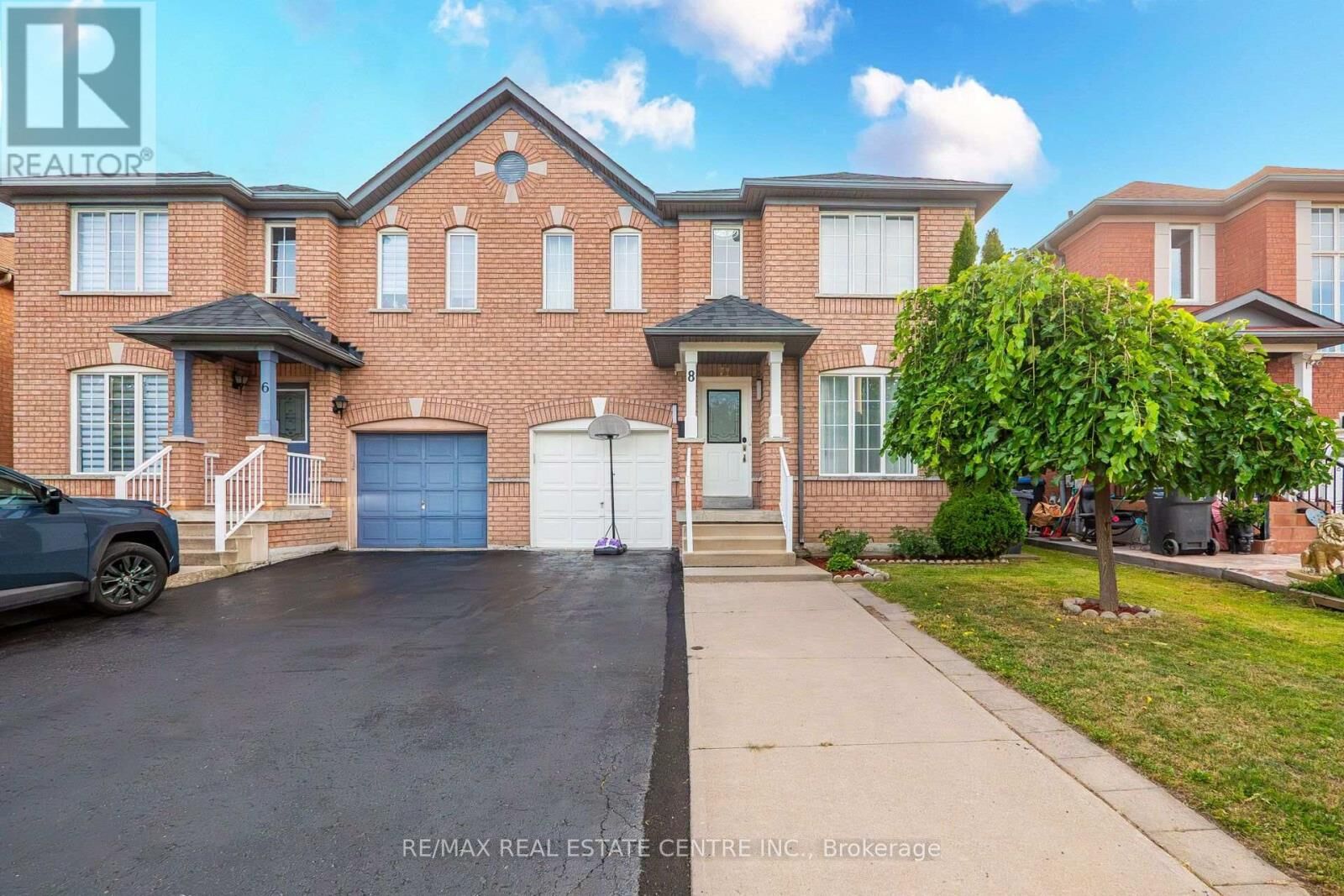 Property Photo: 8 Flatlands Way ON L6R 2B5