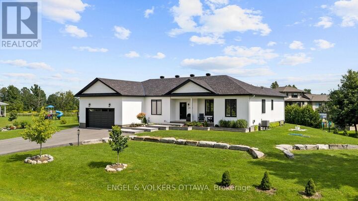 Property Photo:  2932 Danbury Way  ON K0A 2T0 