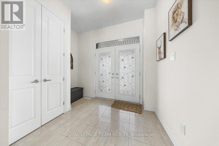 Property Photo: 290 Turnbuckle Crescent ON K2J 7B7