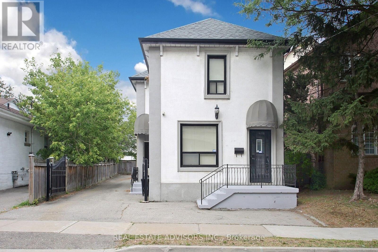 Property Photo: 7924 Kipling Avenue ON L4L 1Z5
