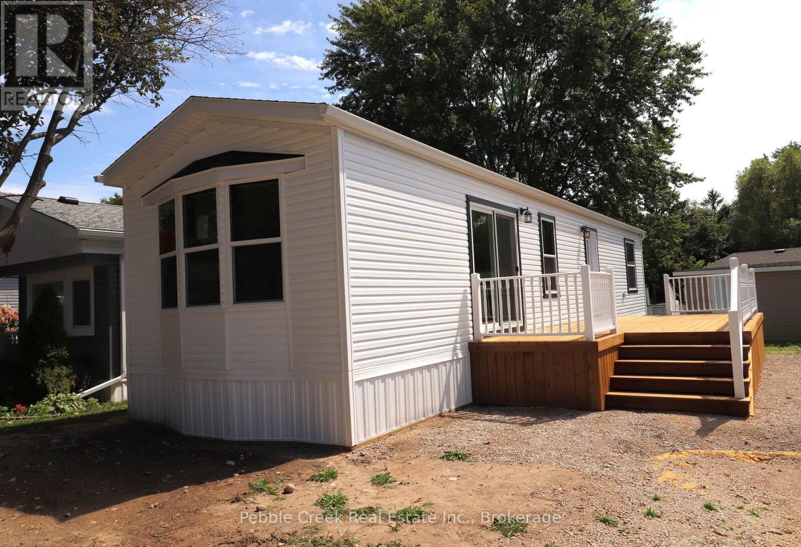 Property Photo:  17 Sutton Drive  ON N7A 3Y3 
