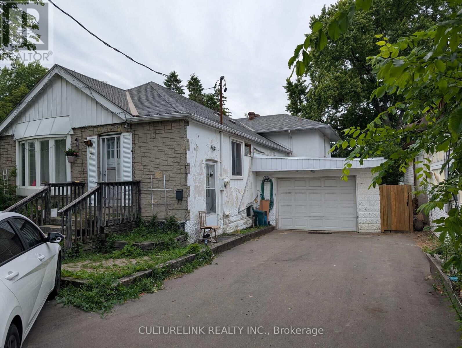 Property Photo:  74 Steeles Avenue East - Basement  ON L3T 1A3 