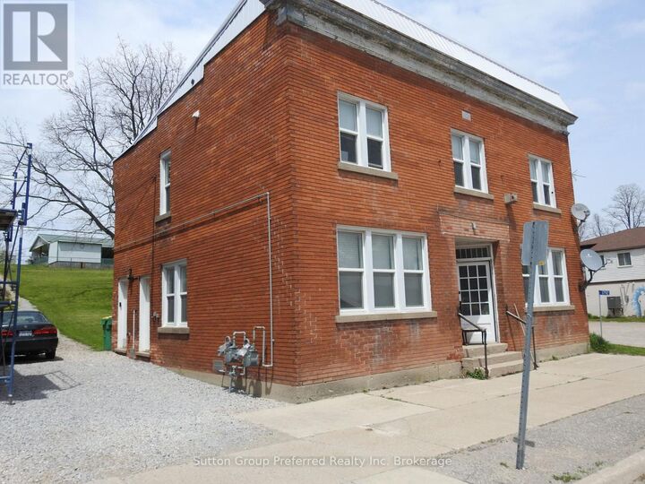 Property Photo:  1792 Longwoods Road  ON N0L 2N9 