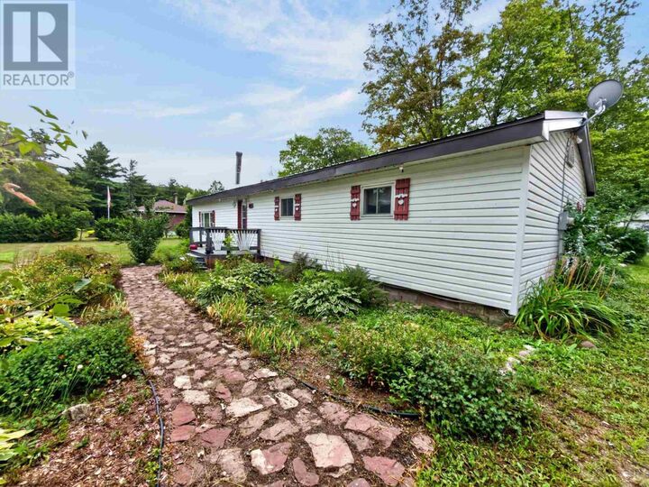 Property Photo:  265 Fifth Lin E  ON P6A 6J8 
