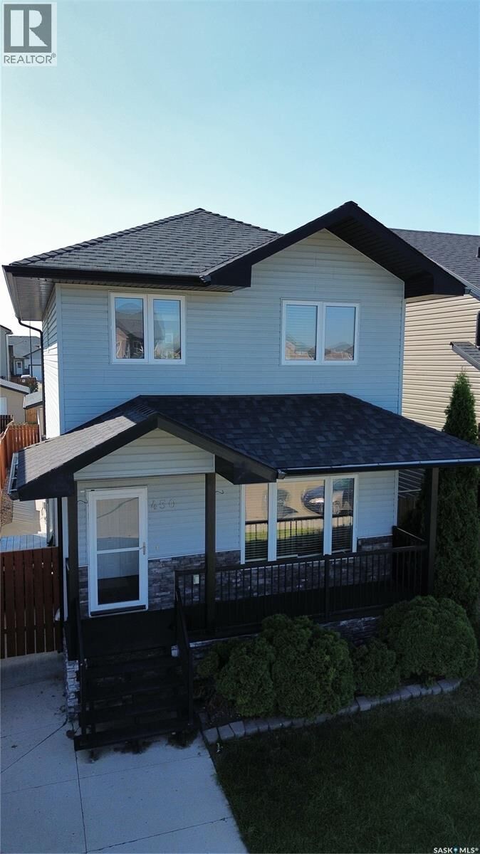 Property Photo:  450 Geary Crescent  SK S7R 0E7 