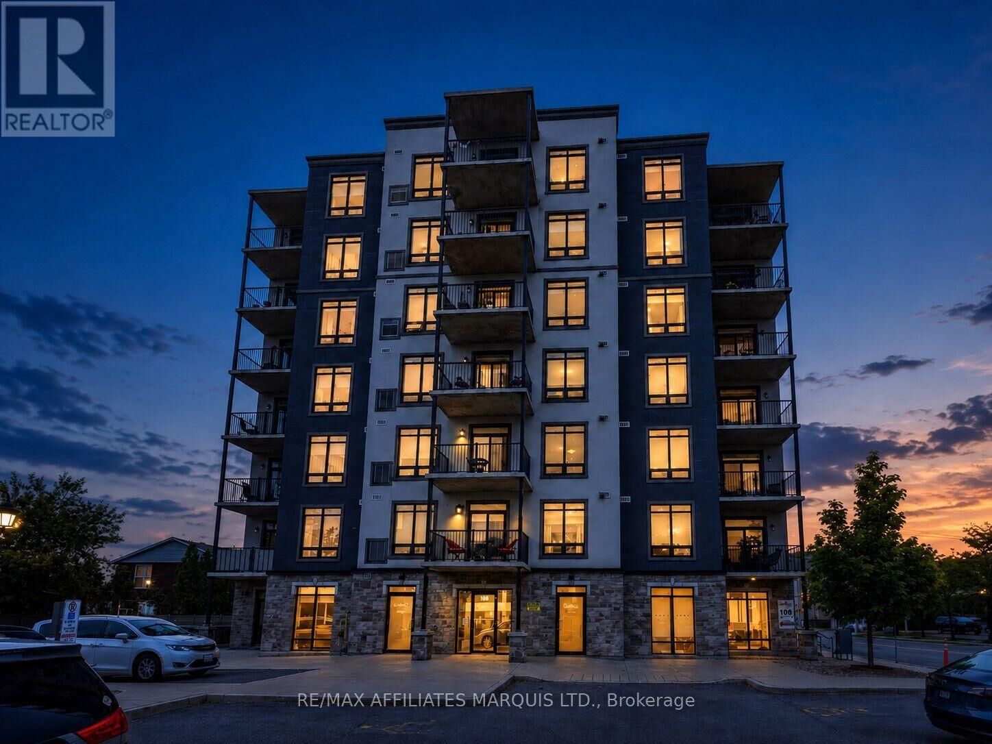 Property Photo:  108 Second Street East 405  ON K6H 0C9 