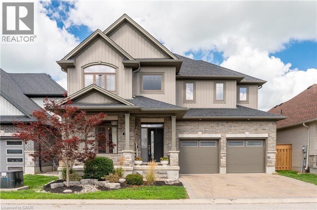 Property Photo: 1061 Eagletrace Drive 174 ON N6G 0T3