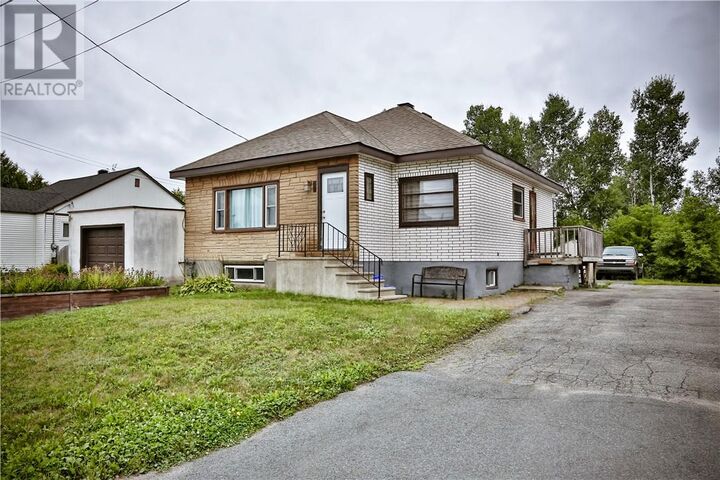 40 Vaughan — photo 1