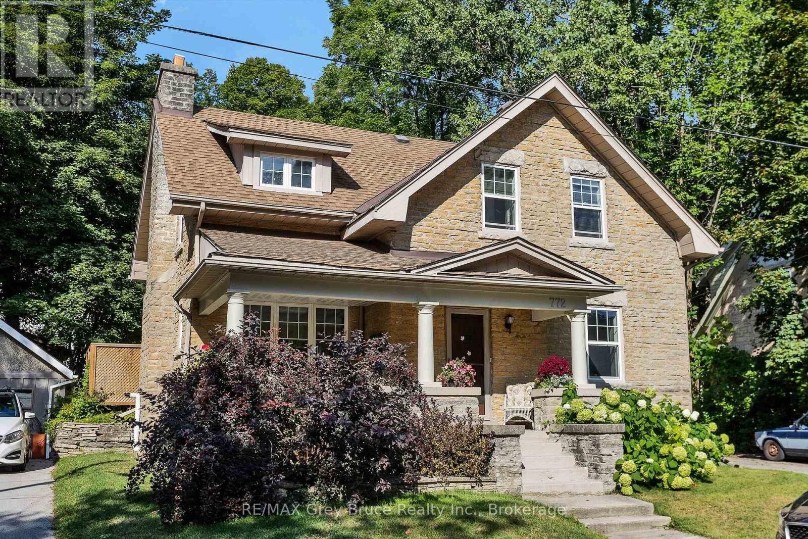 Property Photo:  772 3rd Avenue West  ON N4K 4P3 