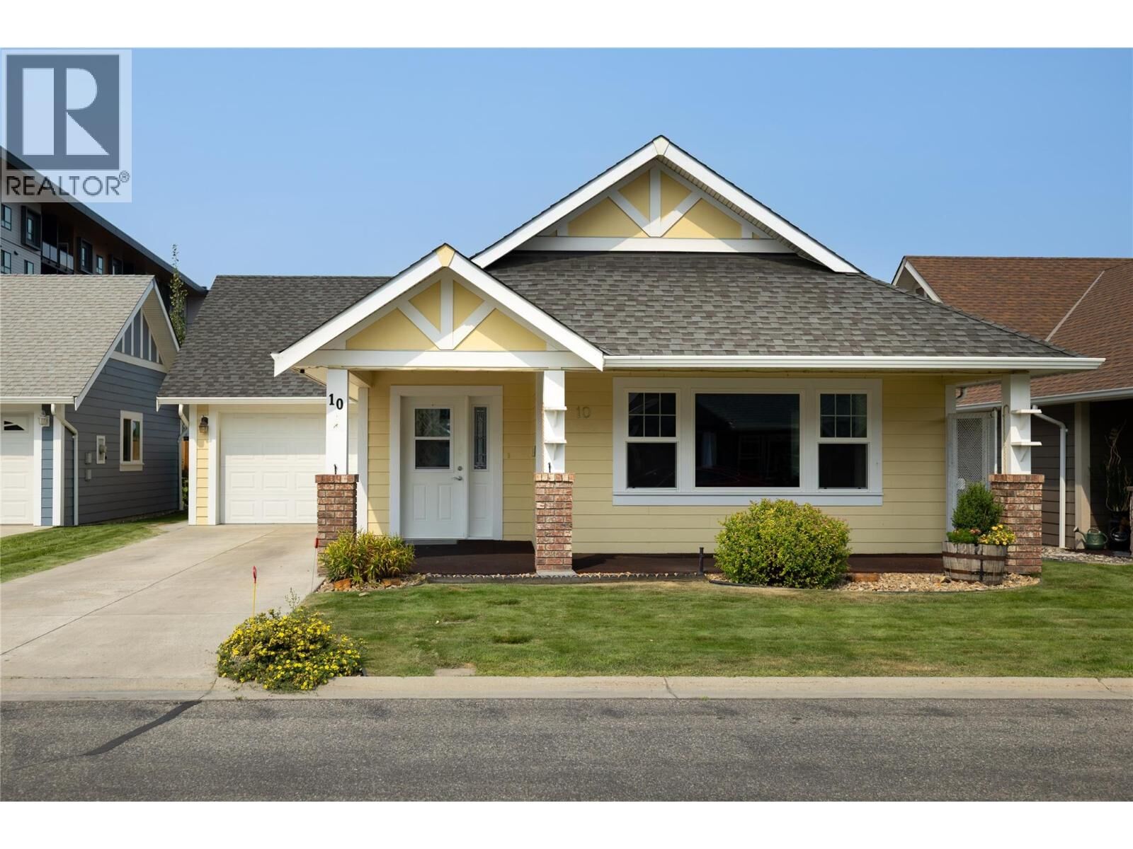 Property Photo:  #10 1231 10 Street Southwest  BC V1E 0A5 