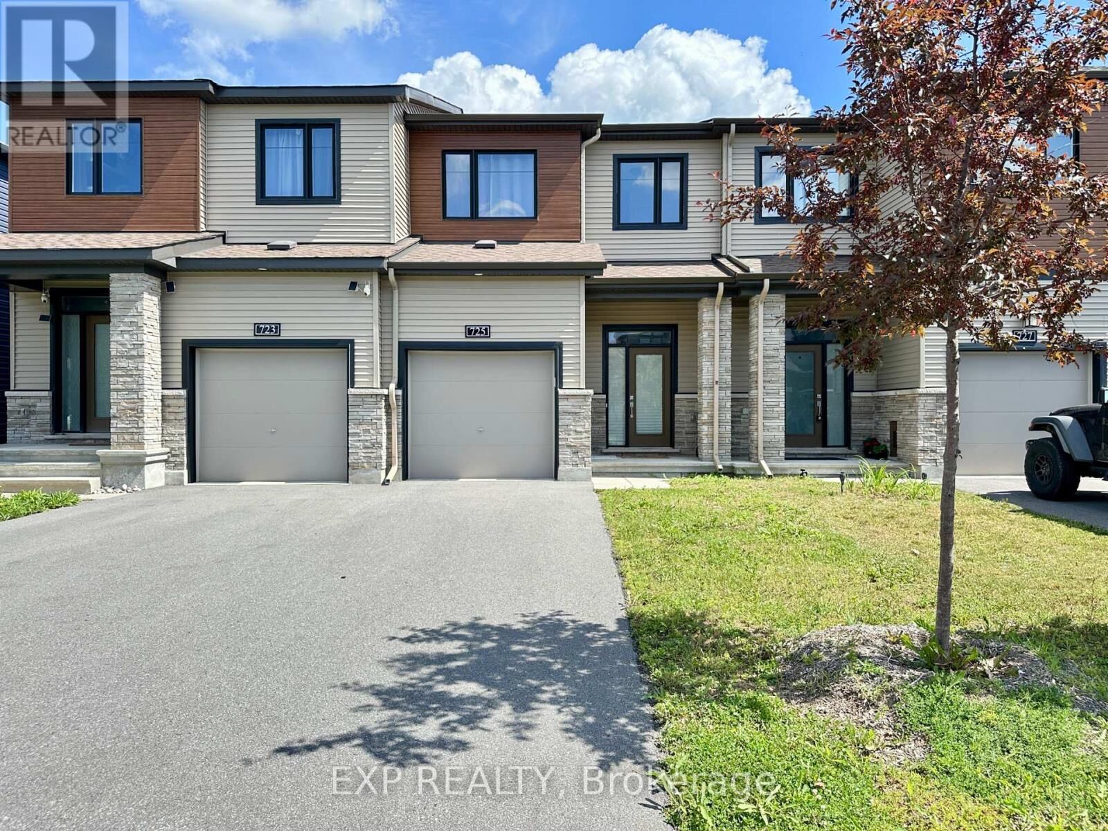 Property Photo:  725 Cashmere Terrace  ON K2J 6Z6 