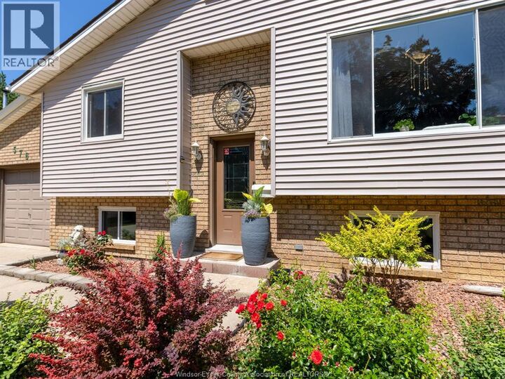 Property Photo:  576 Richmond  ON N9V 3T9 