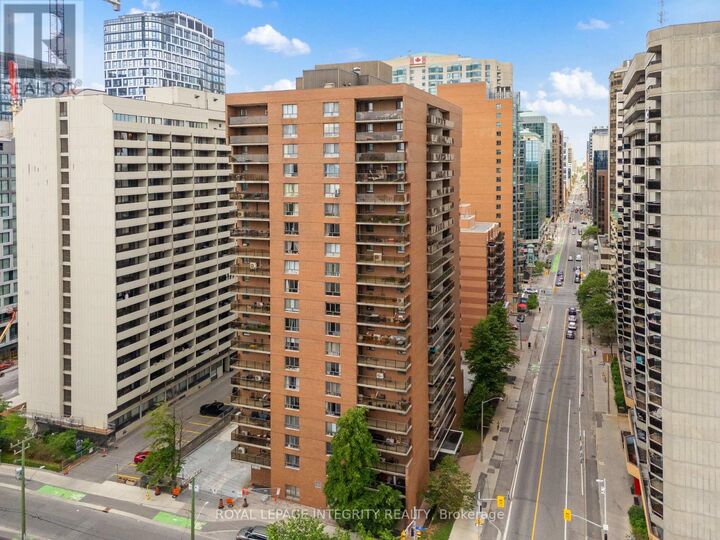 Property Photo:  475 Laurier Avenue West 2001  ON K1R 7X1 