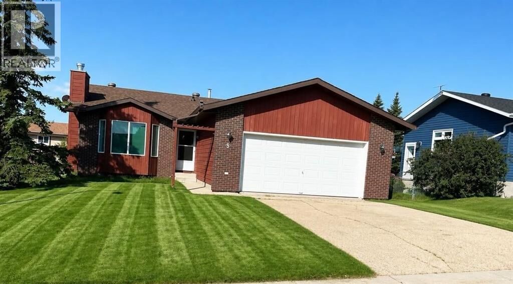 Property Photo: 5 Hillside Crescent AB T0G 2C0