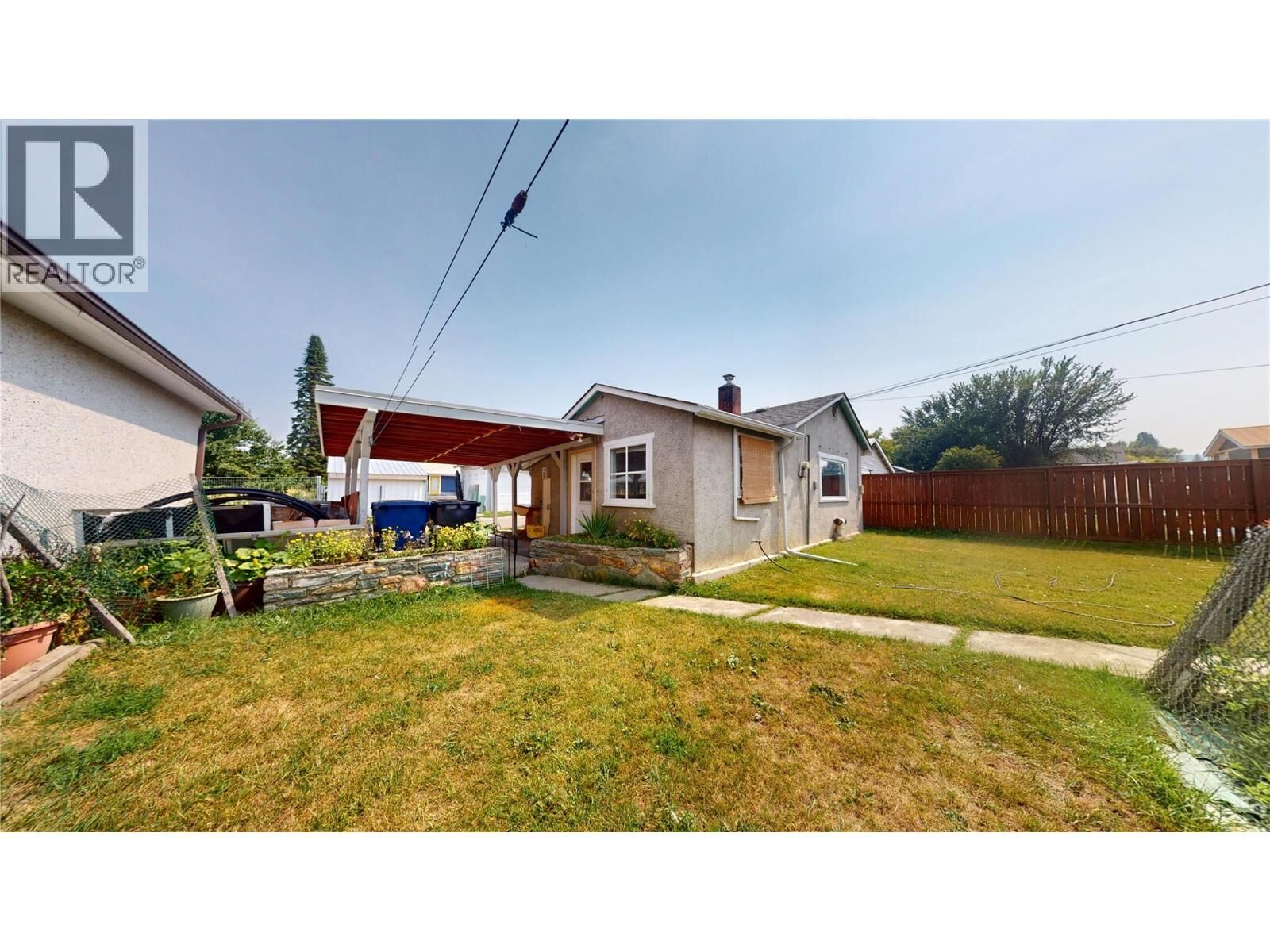 Property Photo:  10 14th Avenue South  BC V1C 2W8 
