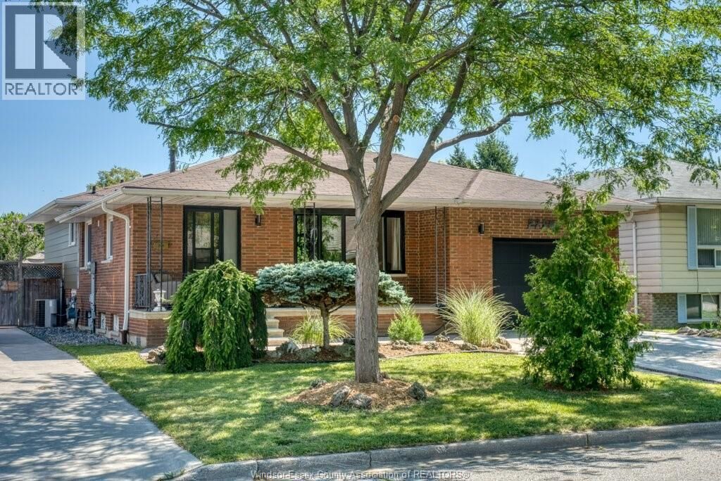 Property Photo:  2954 Rushton  ON N8R 1M4 