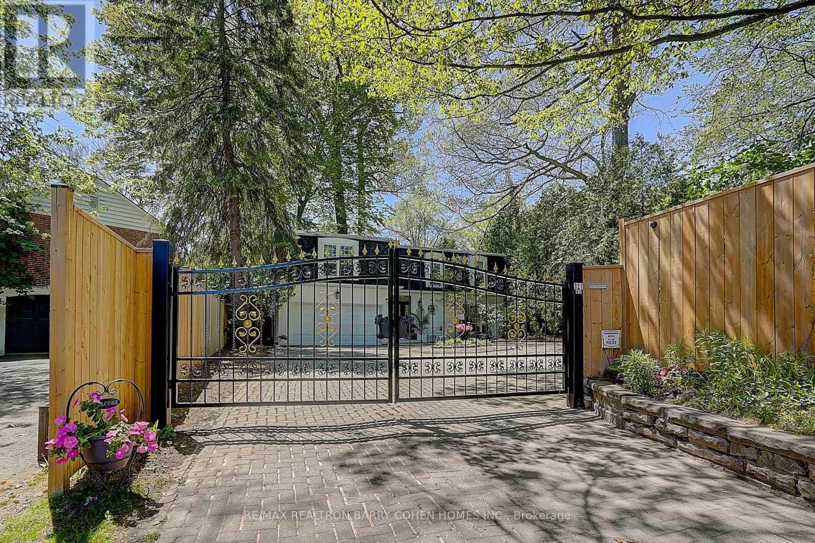 Property Photo: 321 Lawrence Avenue East ON M4N 1T8