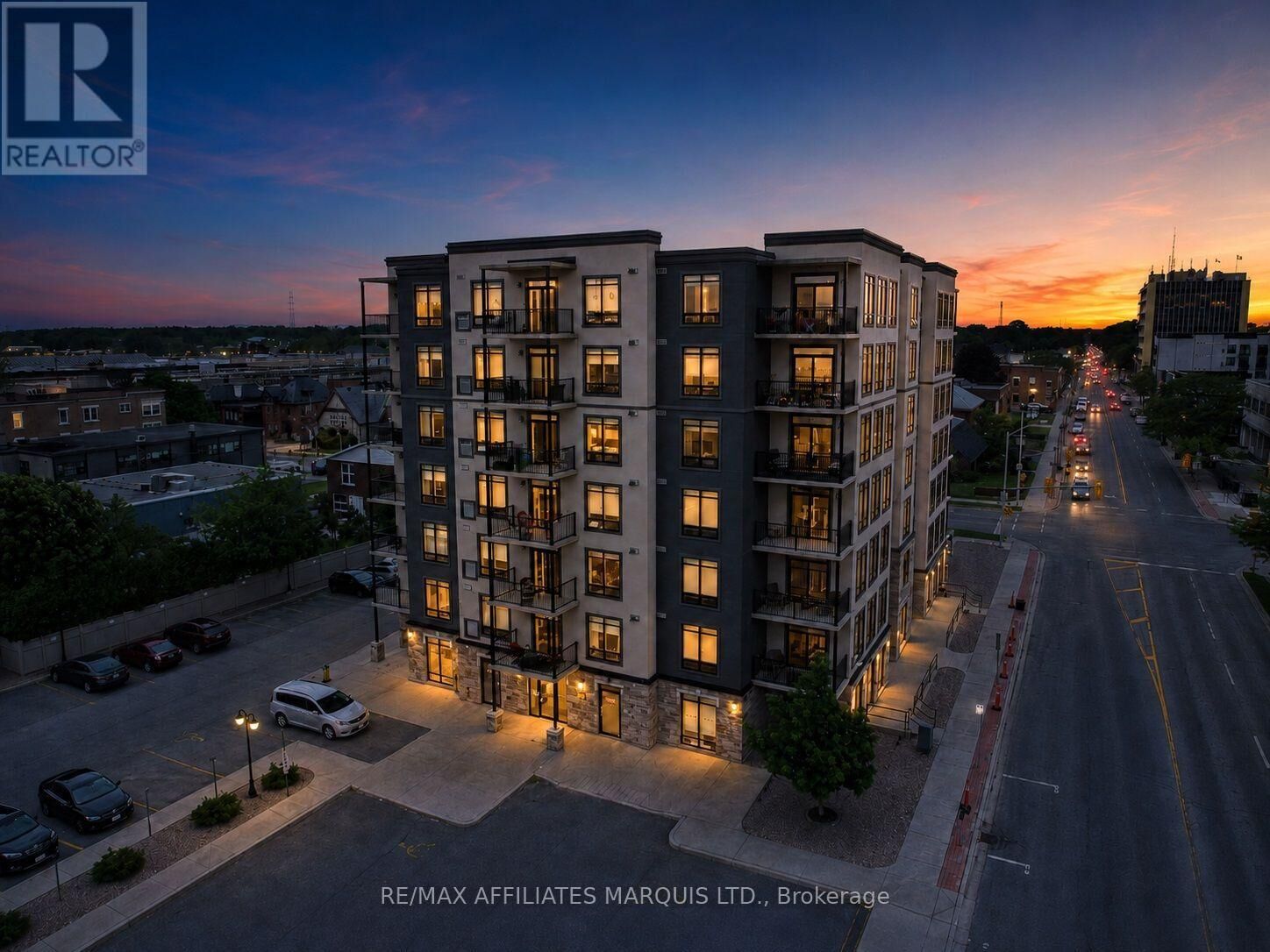 Property Photo:  108 Second Street East 200  ON K6H 3H1 