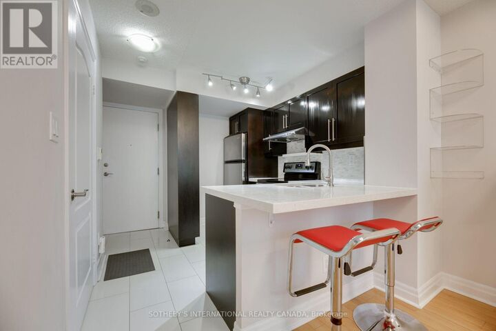 Property Photo:  188 Doris Avenue 214  ON M2N 6Z5 