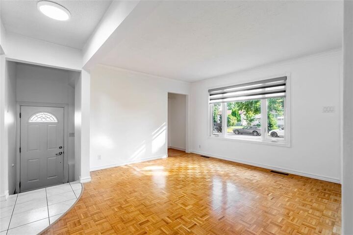 Property Photo: 2125 Manitoba Avenue MB R2R 1N9