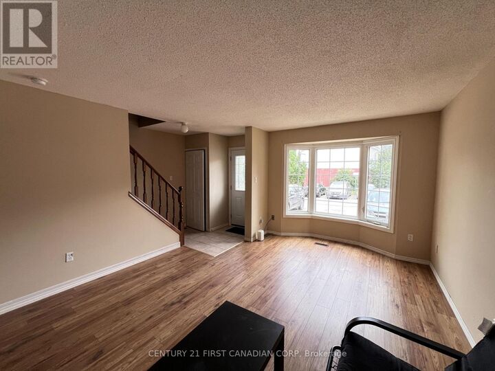 Property Photo: 70 Chapman Court 14 ON N6G 4Z4