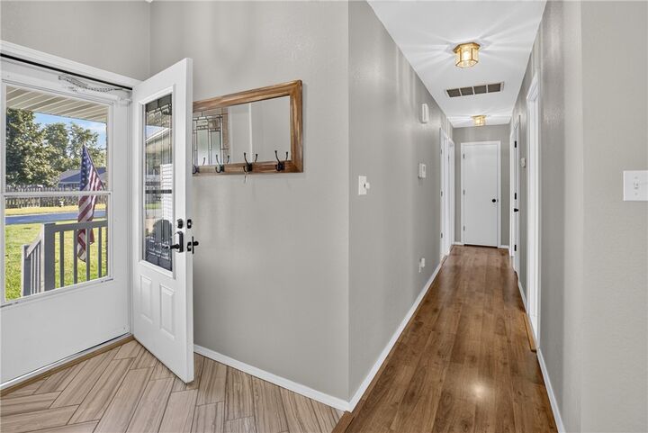 Property Photo:  103 W Edgewood Avenue  IL 62401 
