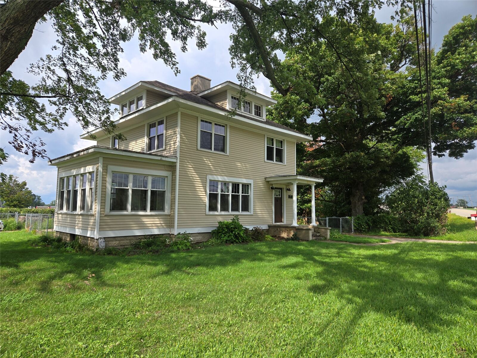 Property Photo: 9512 W Main Road PA 16428