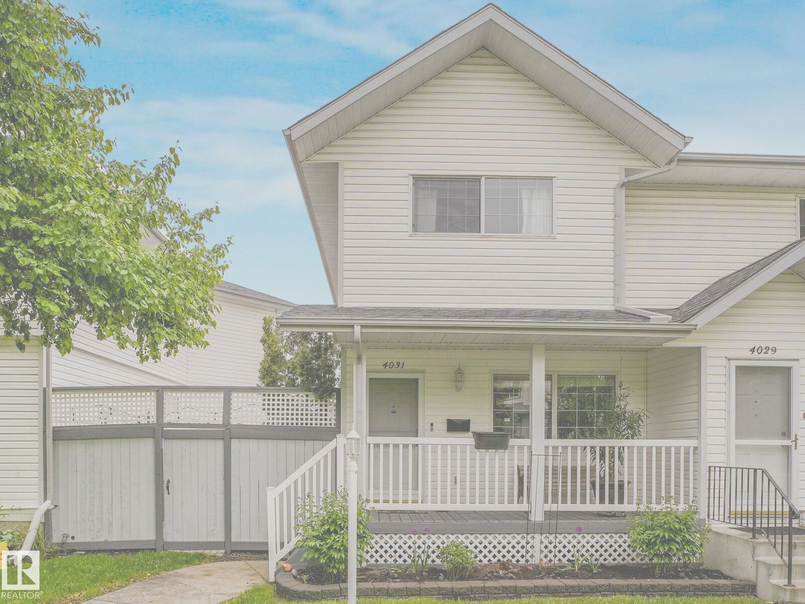 Property Photo:  4031 38 Street NW  AB T6L 6W8 