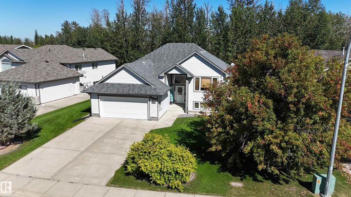 Property Photo: 4404 Madsen Avenue AB T7A 1T9