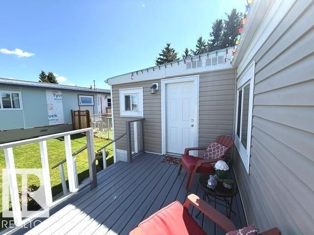Property Photo: 19 Oak Ridge Drive NW AB T6P 1G9