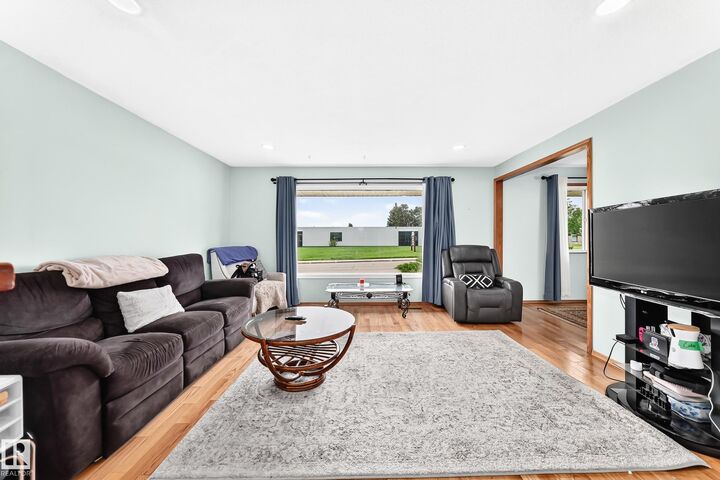 Property Photo: 7312 Delwood Road NW AB T5C 3A7