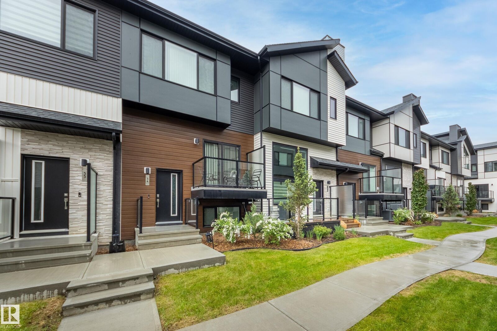 Property Photo:  1729 Keene Crescent SW 34  AB T6W 4B6 