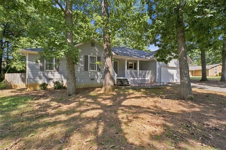 Property Photo: 11212 Hemlock Road GA 30228