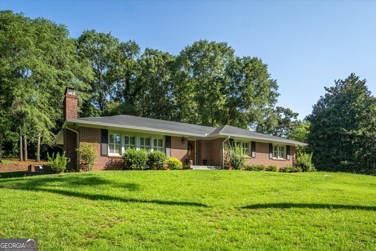Property Photo:  1430 Ivywood Drive  GA 30606 