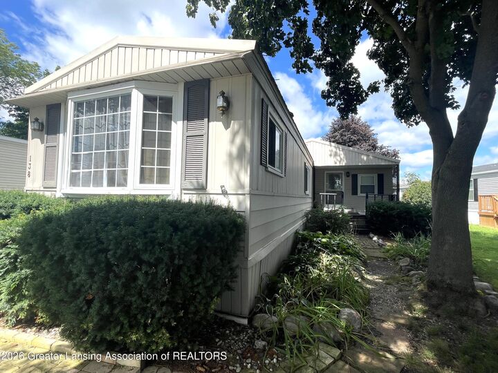 Property Photo:  855 W Jefferson Street  MI 48837 
